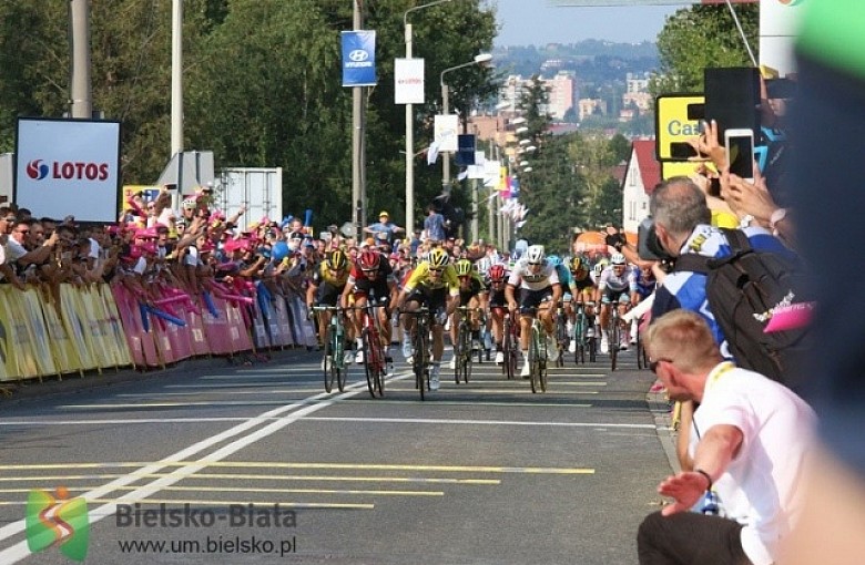Michał Kwiatkowski wygrywa w Bielsku-Białej