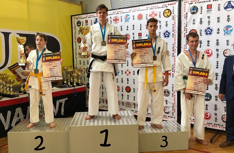Podium dla naszych karateków
