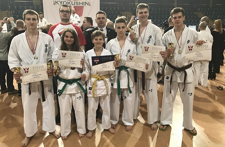 Zawodnicy BKK Kyokushin wracają z medalami