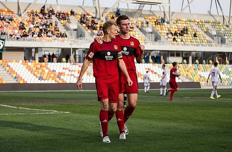 Jeden obóz i siedem sparingów