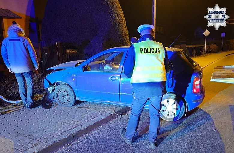 37-latka wjechała w dom po trzech promilach!