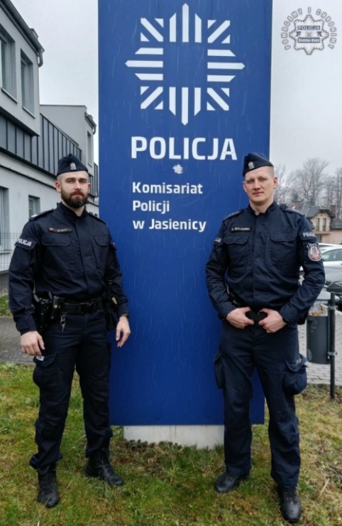Policjanci z Jasienicy uchronili seniora przed oszustwem