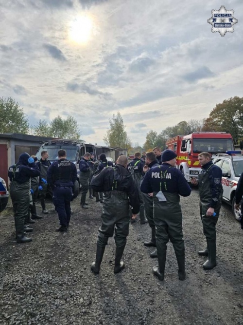 Zakończono pięciodniowe działania poszukiwawcze na stawie Błaskowiec. Gdzie jest Karolina?