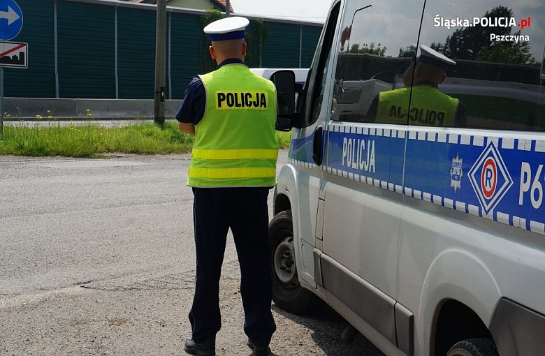 Miał prawie 2,5 promila, kiedy dachował