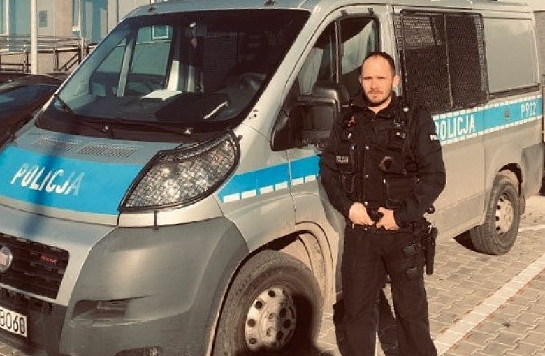 Policjanci uratowali mężczyznę przed skokiem z wiaduktu