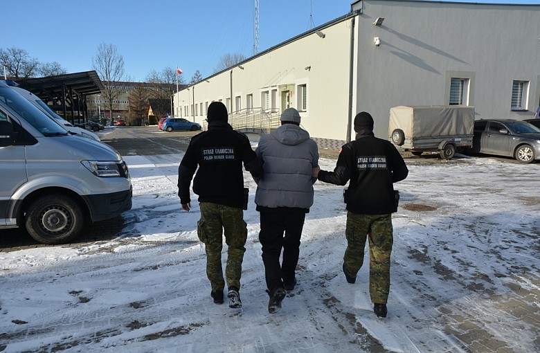 Mieli wyroki za spowodowanie ciężkiego uszczerbku na zdrowiu, kradzieże i jazdę po pijanemu