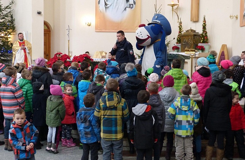 Sznupek rozdawał odblaski