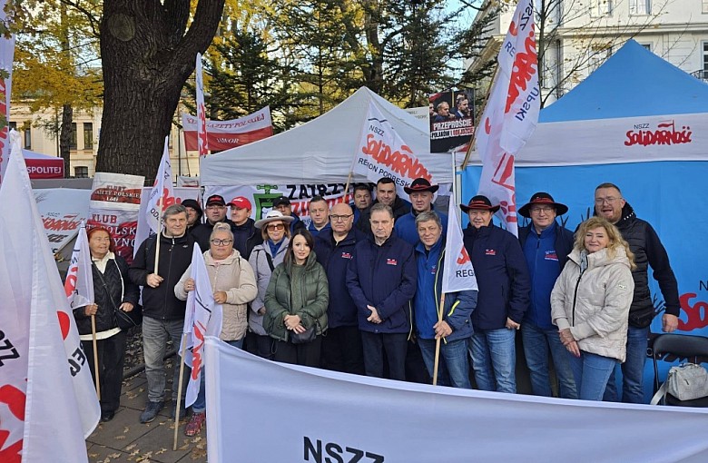 „Razem w obronie praworządności!”. „Solidarność” z Podbeskidzia już w Warszawie