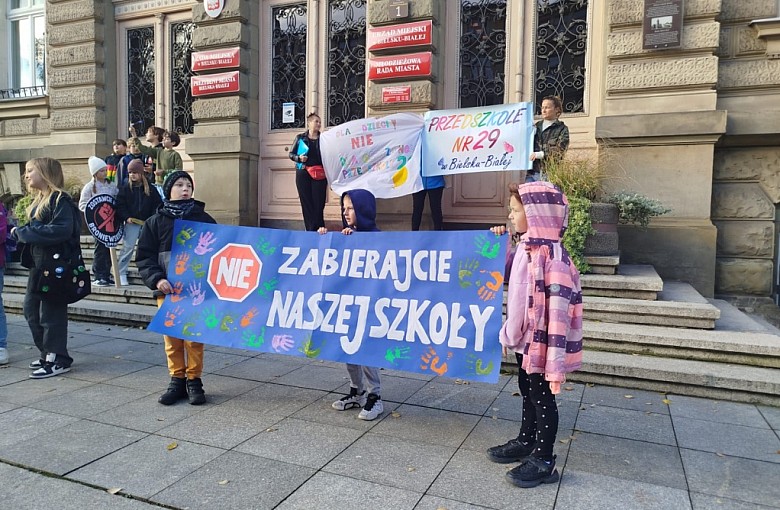 „Ratujmy SP 9 na Broniewskiego”. Rodzice apelują do władz Bielska-Białej