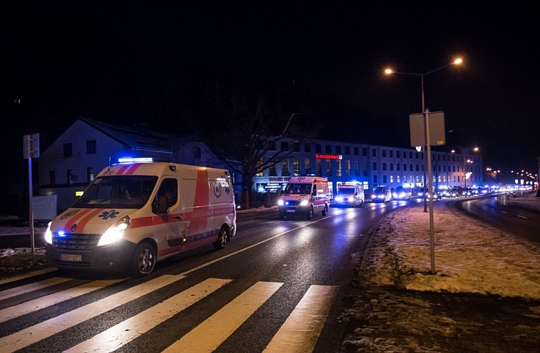 Ratownicy medyczni na placu Ratuszowym