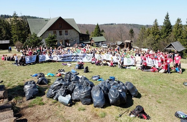 „Sprzątamy Beskidy z PTT 2018”