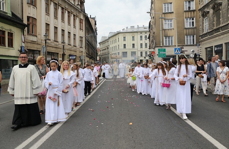 Procesja Bożego Ciała przeszła ulicami Bielska-Białej