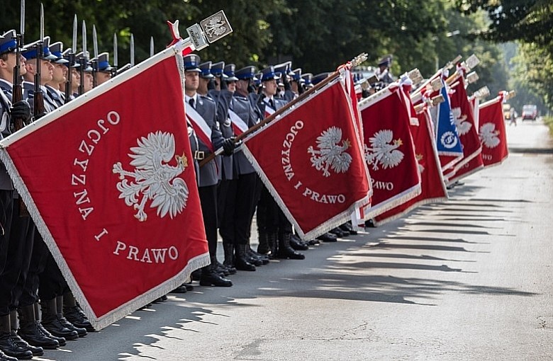 Podwyżki dla funkcjonariuszy