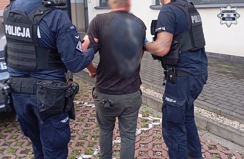 Groził śmiercią ośmiu policjantom. 21-latek z Brennej trafił do aresztu