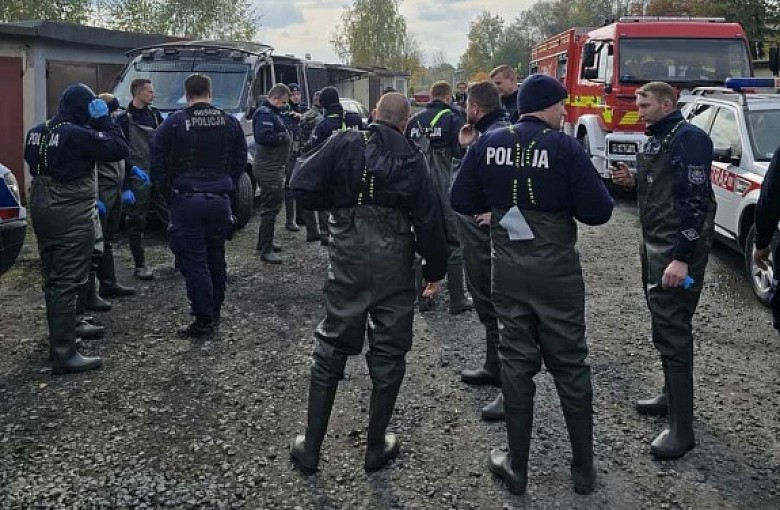 Zakończono pięciodniowe działania poszukiwawcze na stawie Błaskowiec. Gdzie jest Karolina?