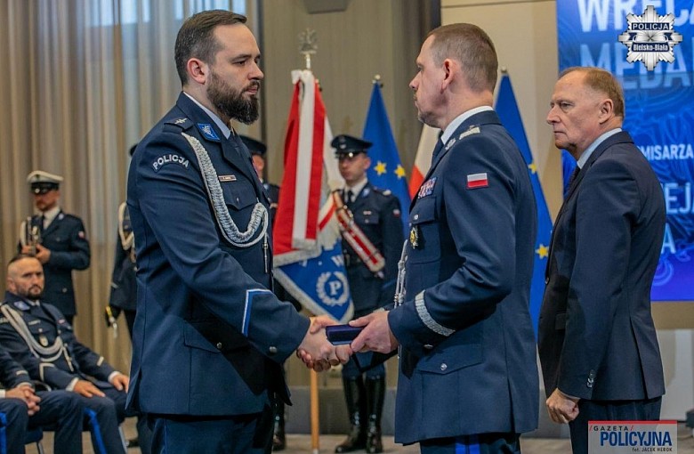 Bohaterowie z Bielska-Białej! Policjanci rzucili się w ogień i uratowali życie