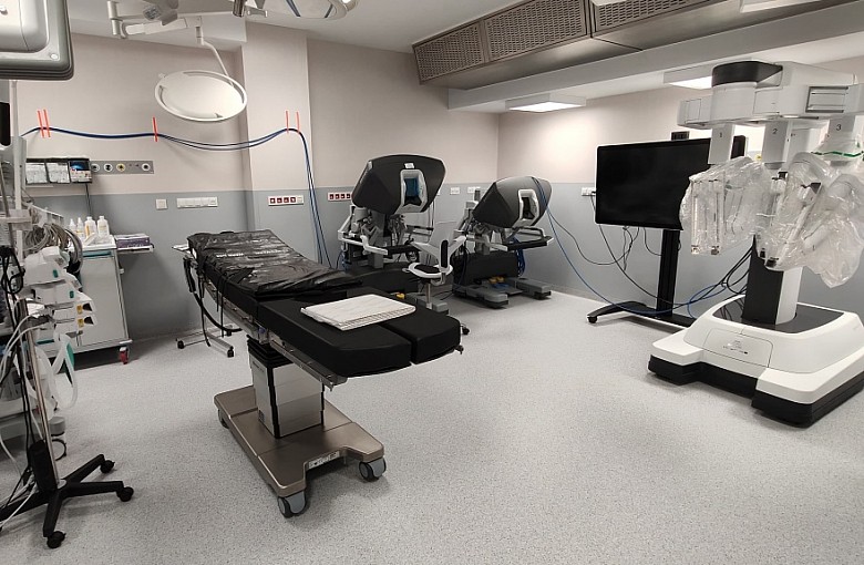 Rewolucja w Bielsku-Białej! Robot da Vinci operuje pacjentów