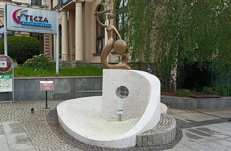 Syrenka znów błyszczy. Remont fontanny zakończony