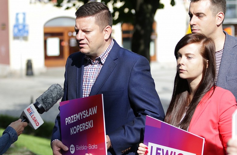 Lewica składa podpisy w PKW i rejestruje listy