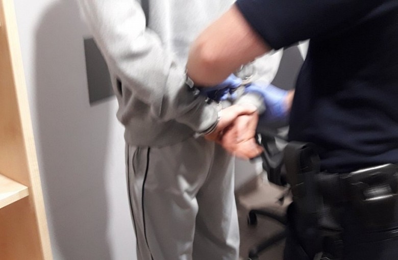 9 poszukiwanych zatrzymanych przez bielskich policjantów