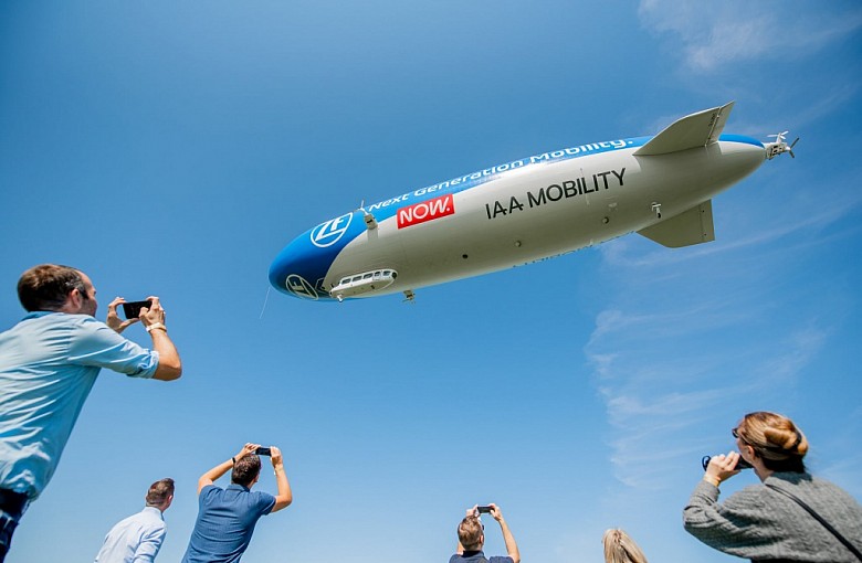 Nad Bielskiem-Białą fascynujący statek powietrzny - zeppelin