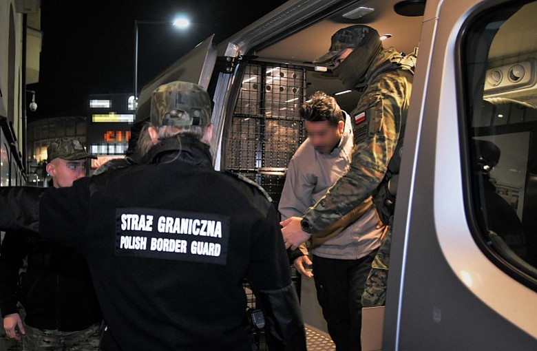 37-letni obywatel Ukrainy przymusowo doprowadzony do granicy