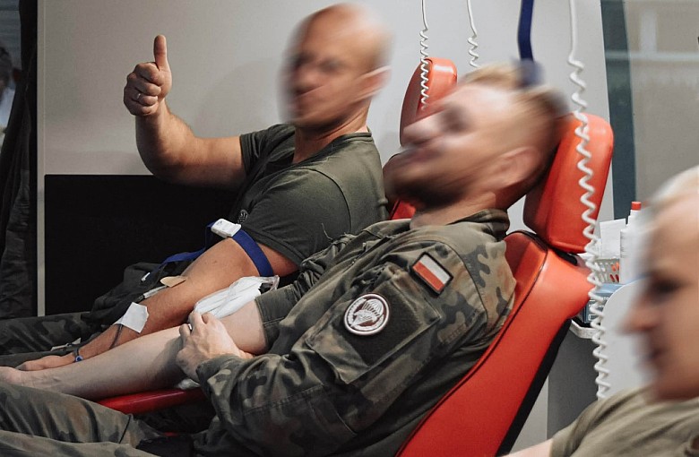 Oddali cząstkę siebie, by ratować innych! Żołnierze pokazali wielkie serca