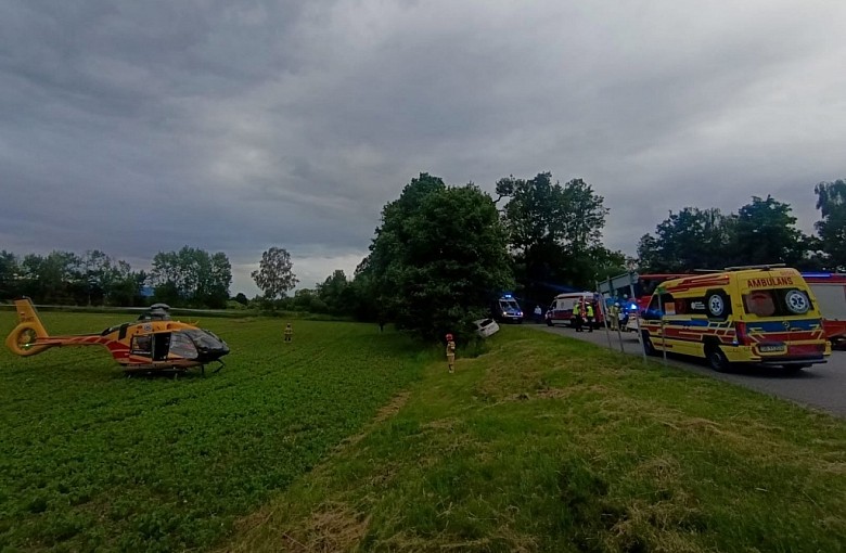 Groźny wypadek w Dankowicach. Na miejsce wezwano śmigłowiec LPR