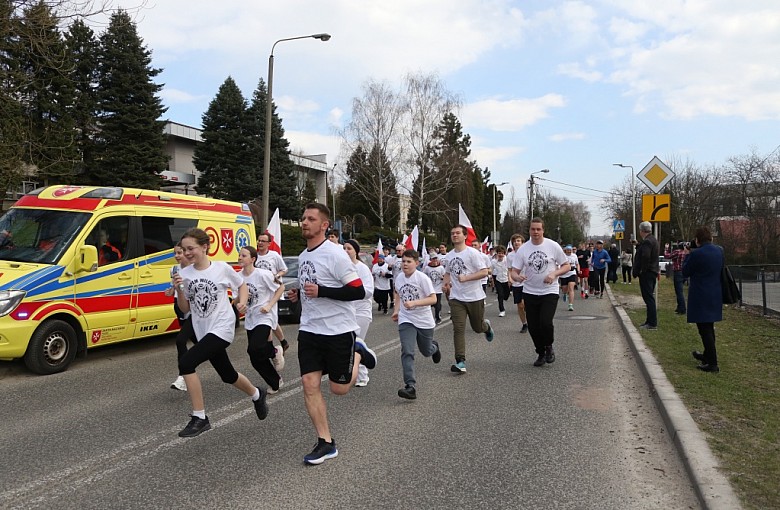 1963 metry pamięci w Bielsku-Białej. Biegacze oddali hołd Żołnierzom Wyklętym