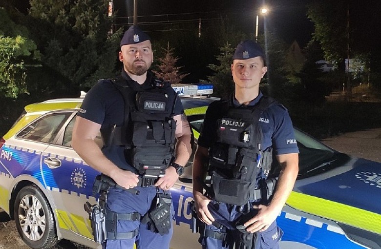 Policjanci uratowali mężczyznę przed skokiem z dziewiątego piętra