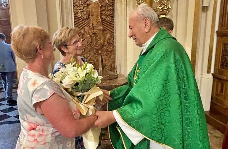 Papieskie medale dla zasłużonych parafianek z Wilamowic i Hałcnowa