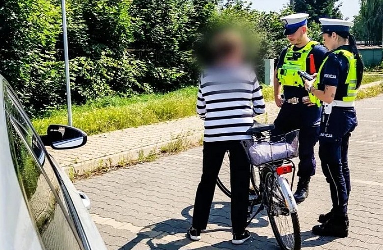 Ponad 1,5 promila i bez kasku. Rowerzysta z poważnymi obrażeniami trafił do szpitala