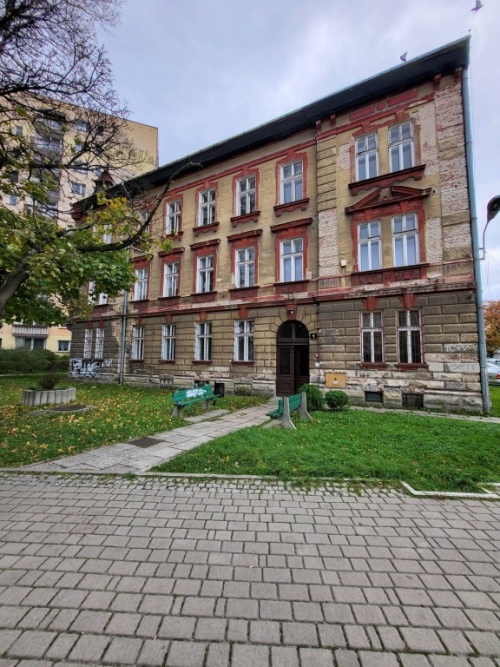 Kamienica przy Sempołowskiej niszczeje. Miasto chce ją sprzedać, remont kosztowałby ponad 6&nbsp;mln zł