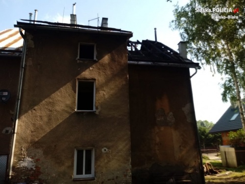 Pożar kamienicy przy ul. Straconki. Policjanci ustalają przyczyny